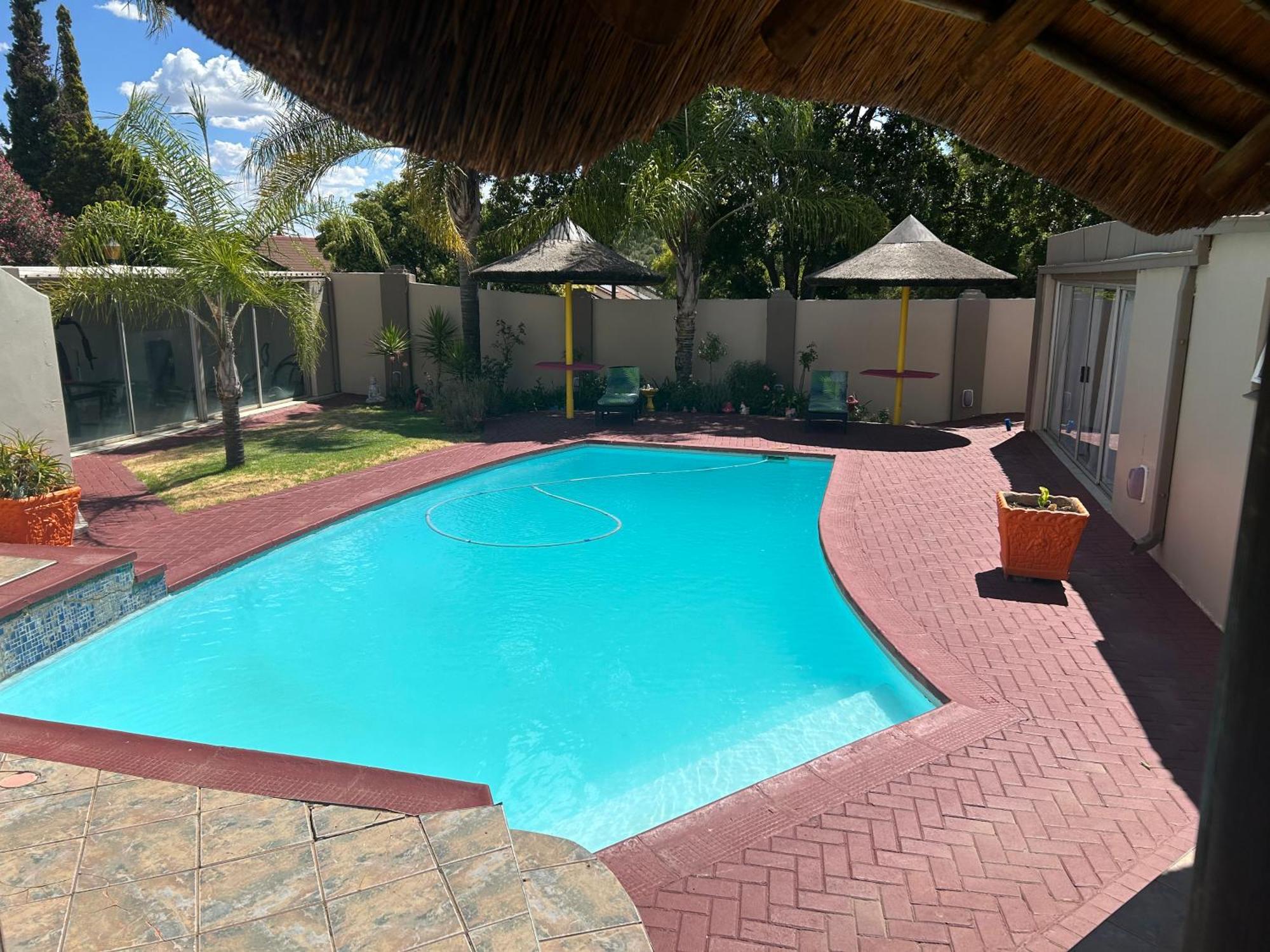 Sibella Guest House Bloemfontein Esterno foto